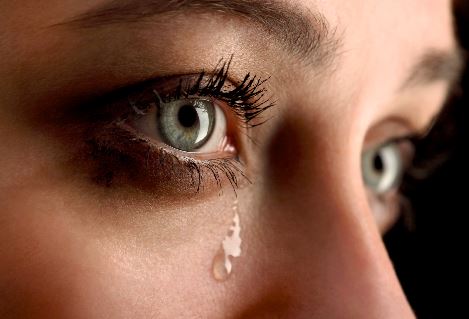 Eye won’t stop watering, causes and how to stop it