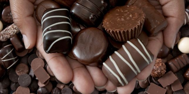 Chocolate, french fries or fatty foods can increase your breakouts on the face