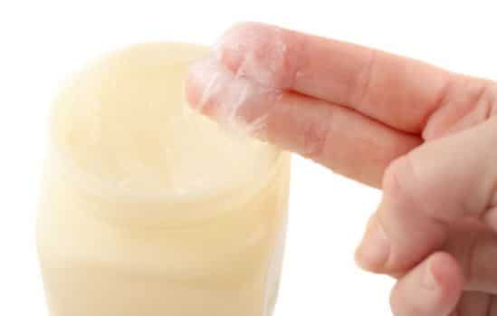 Apply a little petroleum jelly to heal blisters in nose